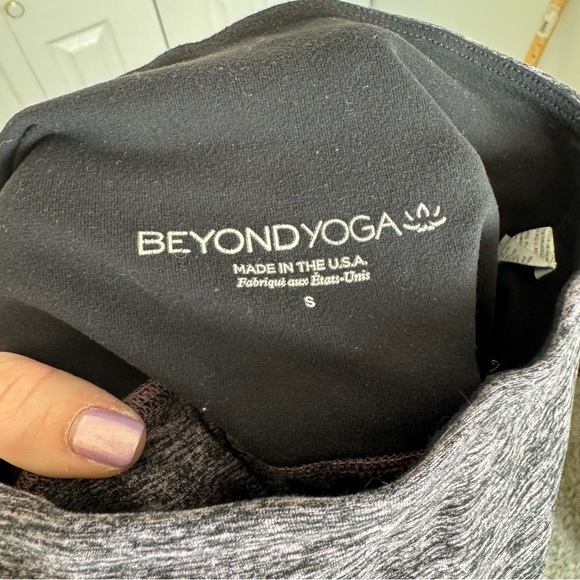 Beyond Yoga High-Waisted Leggings - Picture 4 of 5